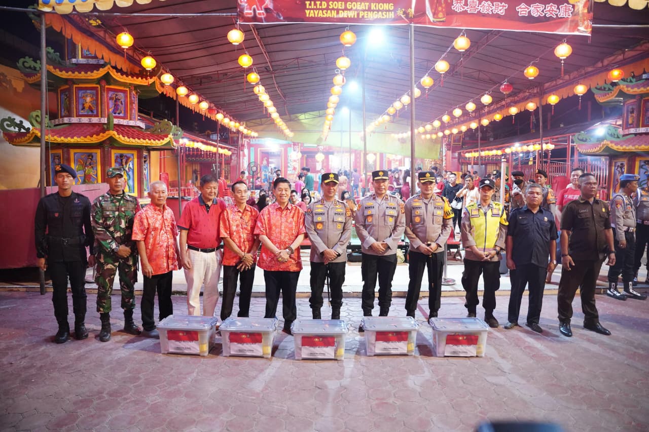 Pastikan Malam Imlek Aman, Kapolda Sumsel Tinjau Pengamanan Sejumlah Klenteng di Palembang