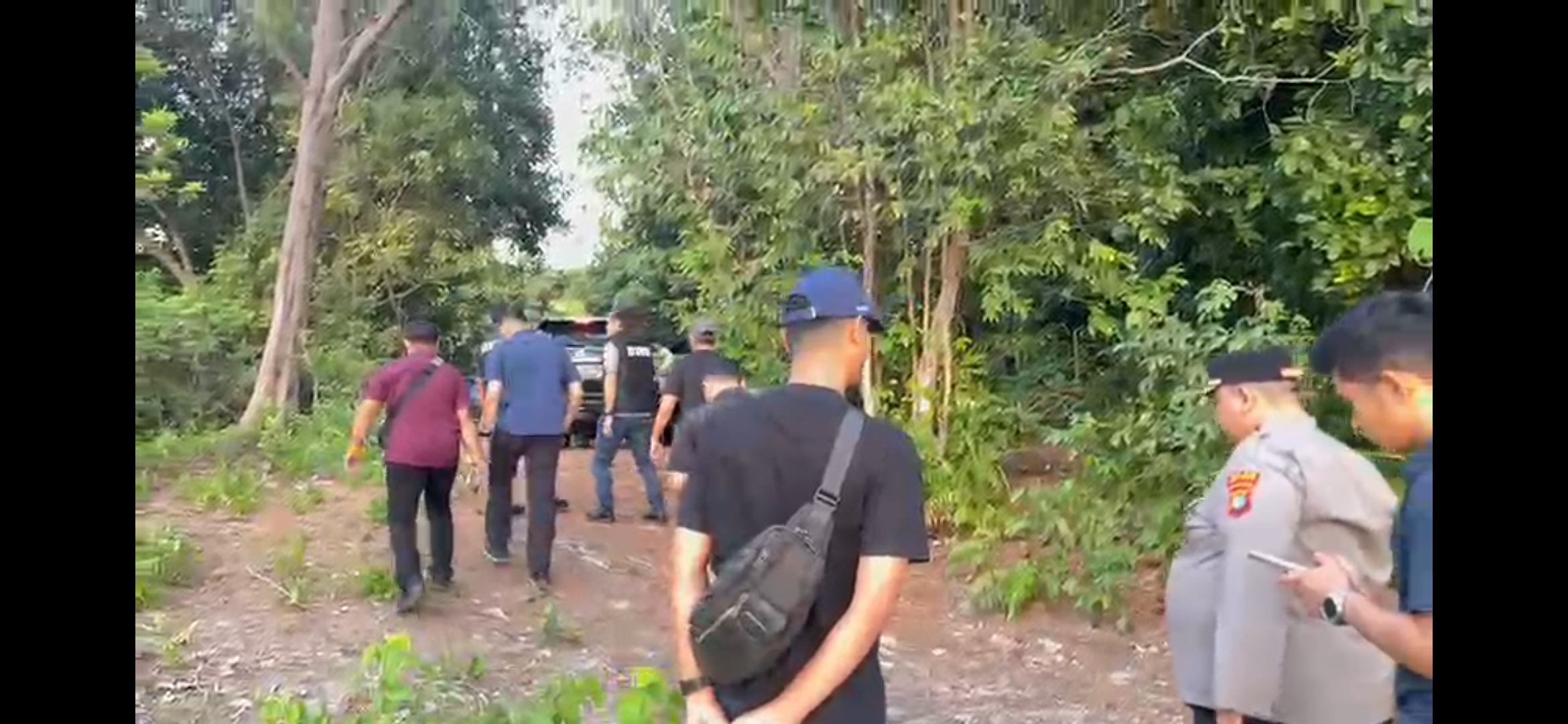 Polri Bongkar Penambangan Ilegal dan Penyelundupan Pasir Timah ke Malaysia, 7 Tersangka Diamankan