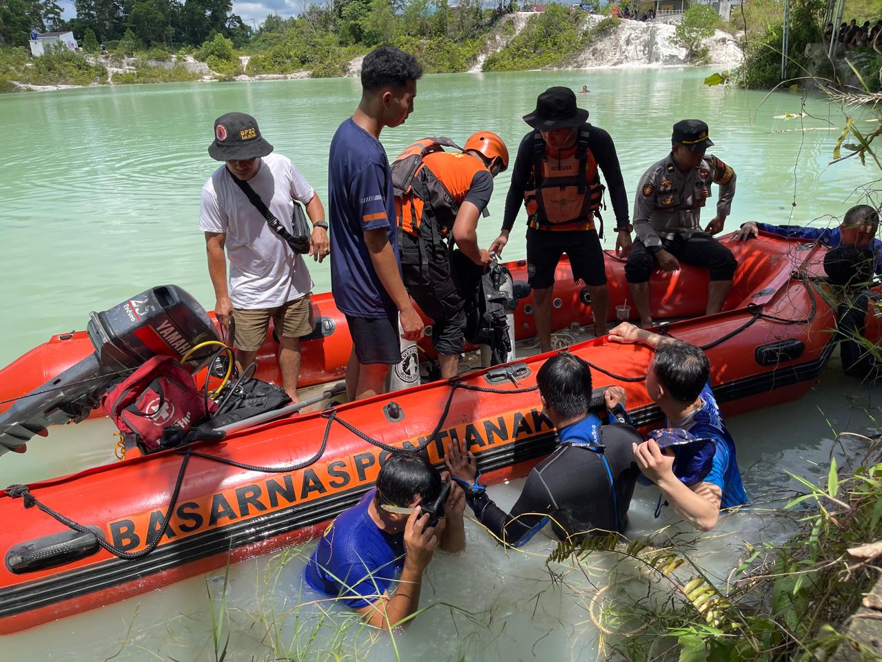 Kapolres Sintang Kerahkan Seluruh Potensi, Polri Maksimalkan Pencarian Pelajar yang Tenggelam di Danau Biru
