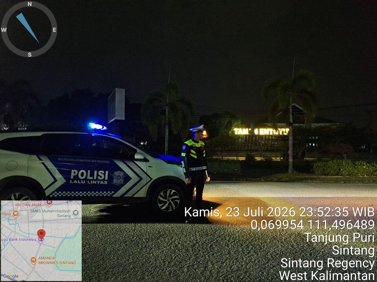 Blue Light Patrol Satlantas Polres Sintang Pantau Daerah Rawan Kecelakaan, Arus Lalu Lintas Terpantau Lancar