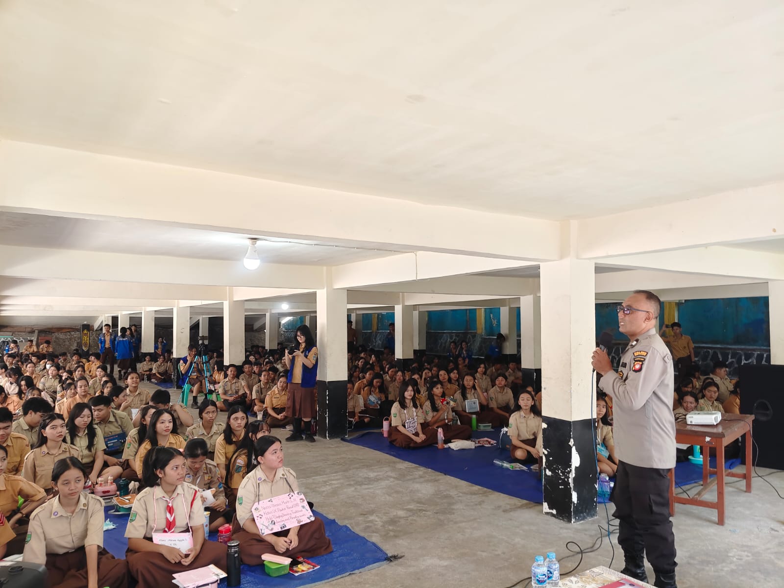 Polres Sintang Bekali Siswa SMAS Panca Setya dengan Edukasi Bahaya Kenakalan Remaja dan Narkoba Saat MPLS