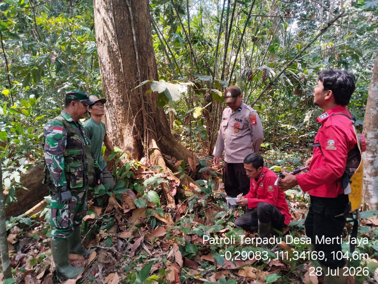 Sinergi Polri, TNI, dan Manggala Agni Perkuat Patroli Terpadu Cegah Karhutla di Tempunak