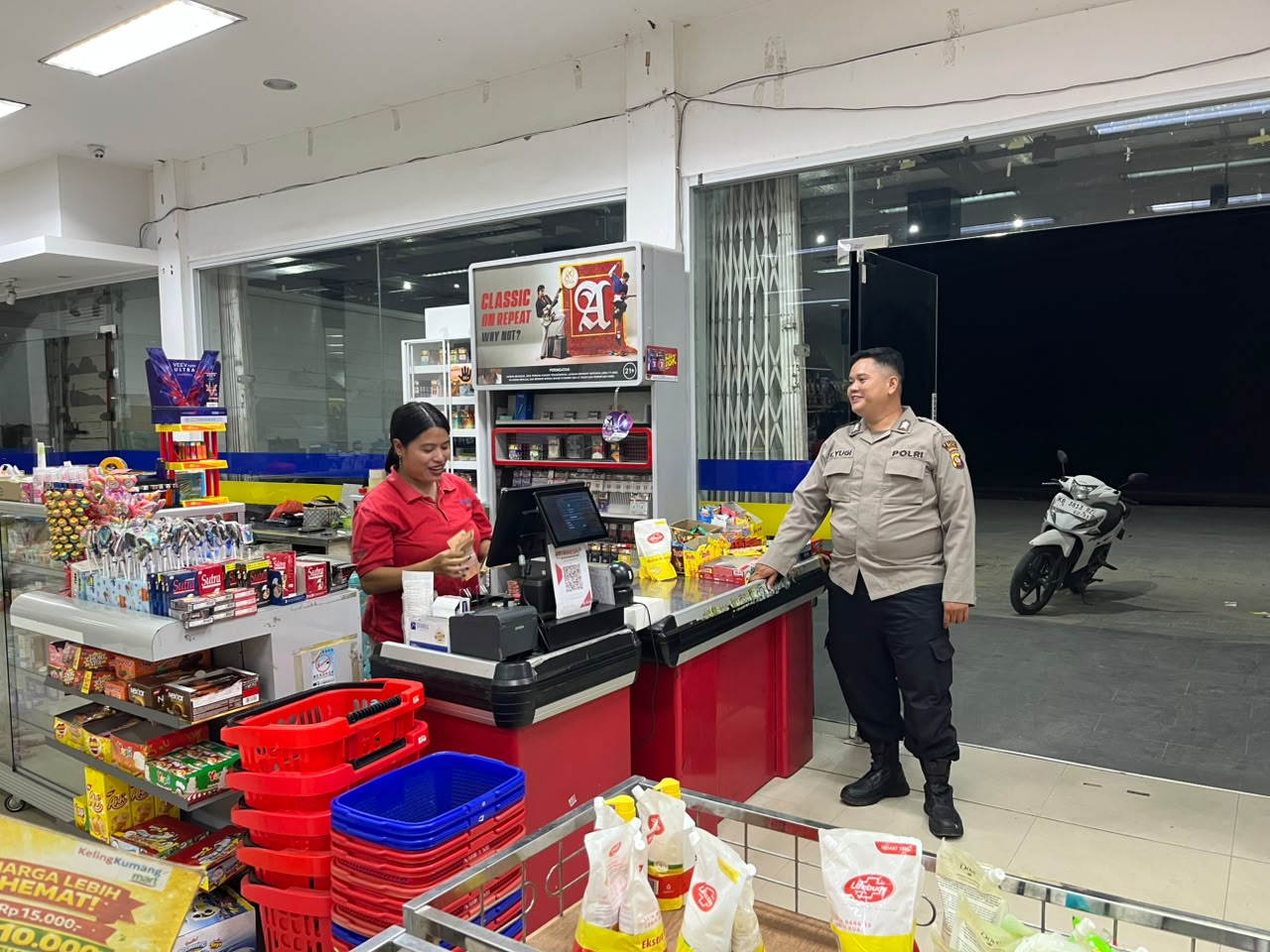 Ciptakan Ruang Publik yang Aman, Polsek Sungai Tebelian Tingkatkan Giat Patroli