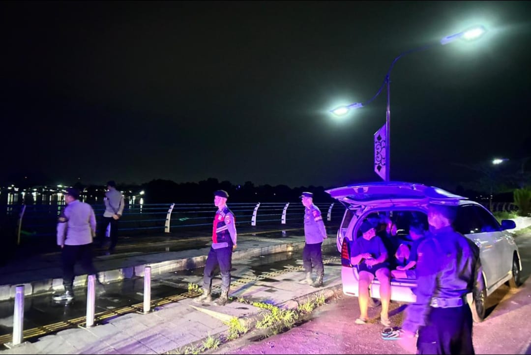 Patroli Cipta Kondisi Polres Sintang Hadir Jaga Kamtibmas, Antisipasi Balap Liar dan Kriminalitas Malam Hari