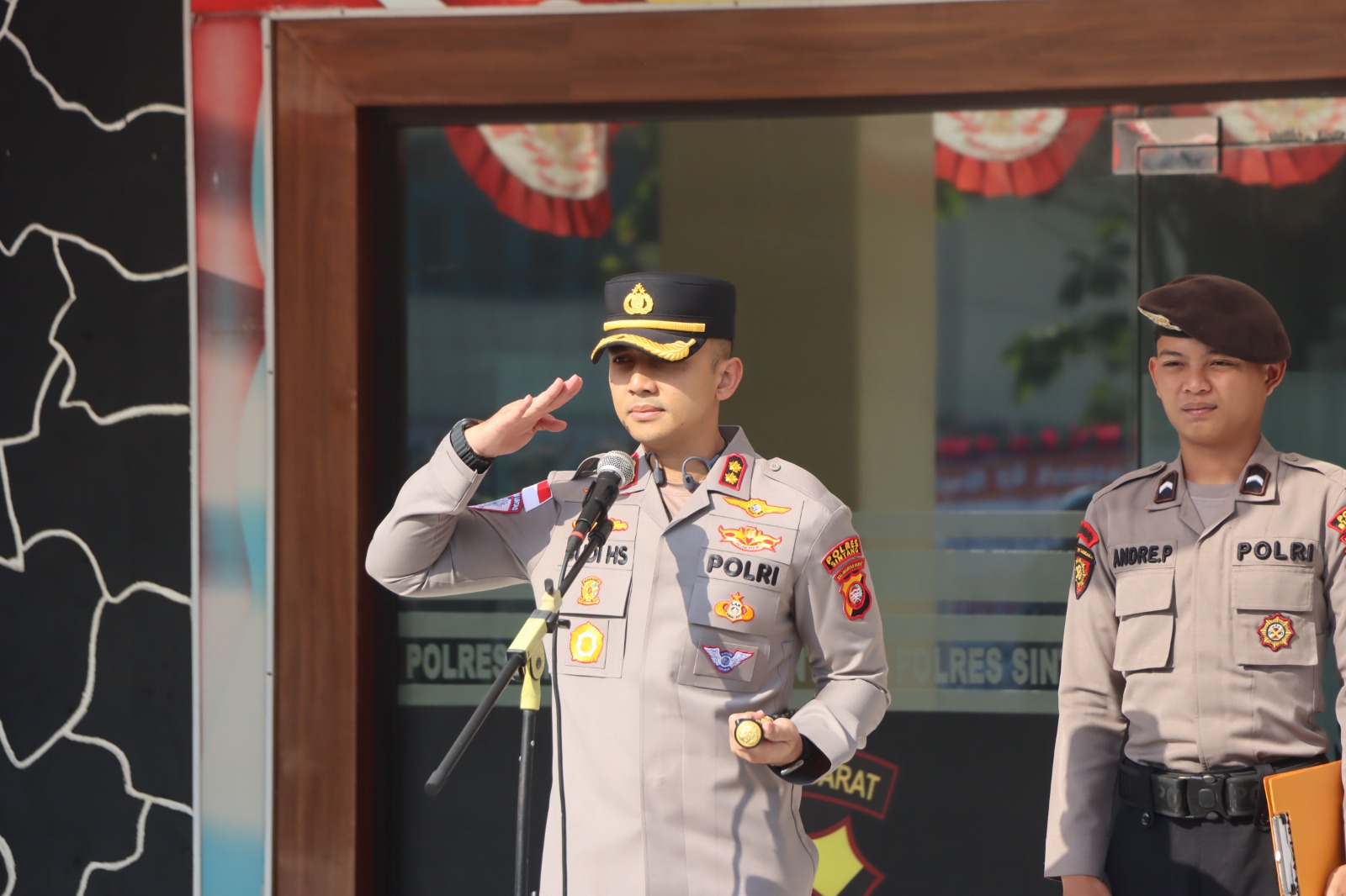KAPOLRES SINTANG TEKANKAN PERSONEL LAKSANAKAN TUGAS KEPOLISIAN DENGAN TULUS DAN IKHLAS