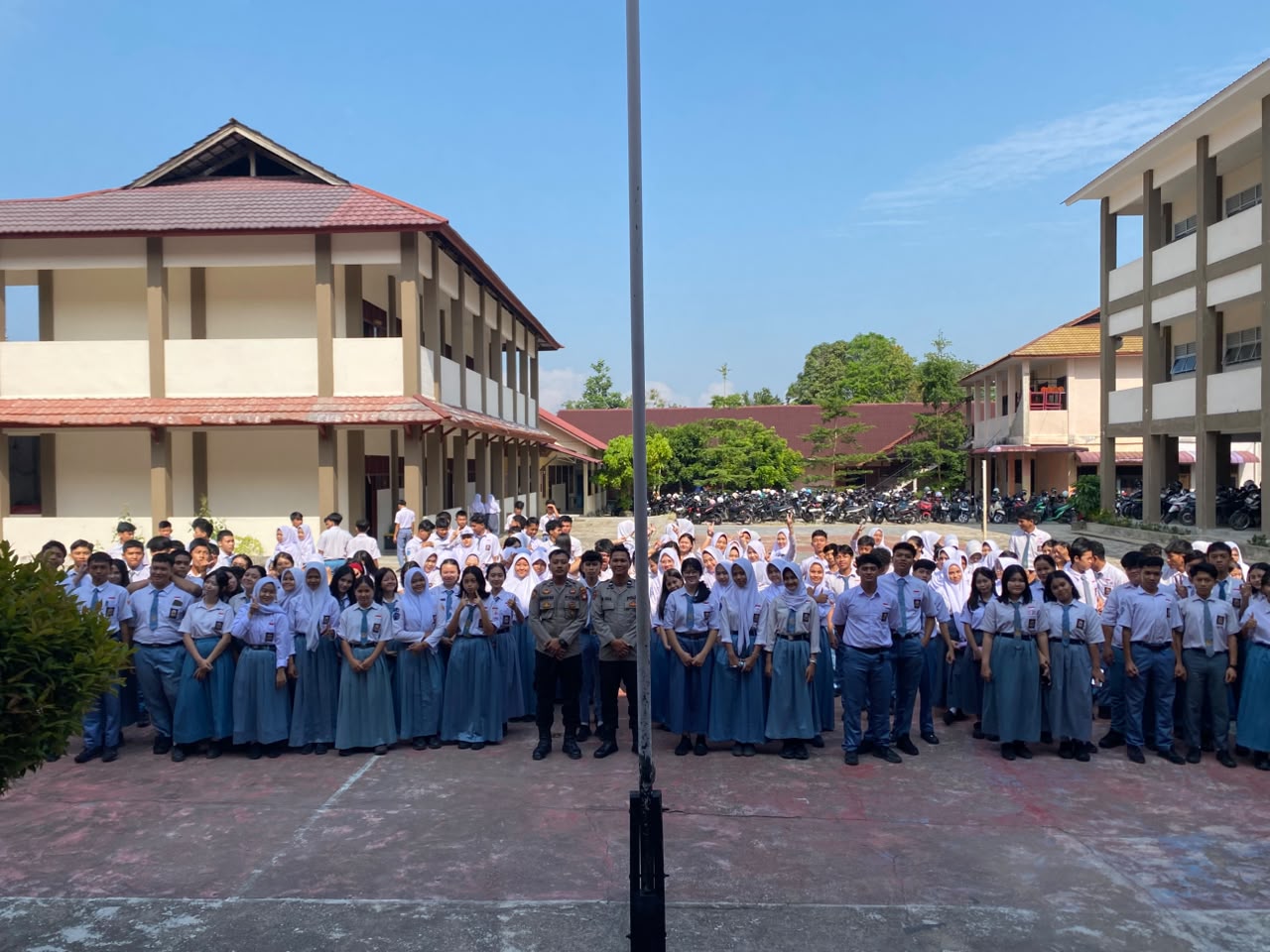 Polres Sintang Sosialisasikan Penerimaan Anggota Polri T.A. 2027 di SMAN 1 Sintang