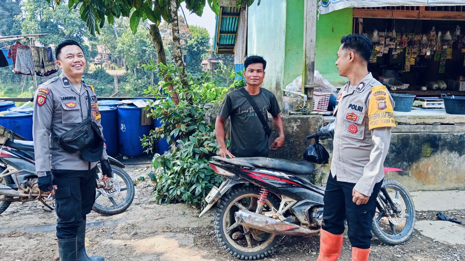 Cegah Karhutla, Polsek Kayan Hulu Sambangi Warga dan Ingatkan Bahaya Membakar Lahan