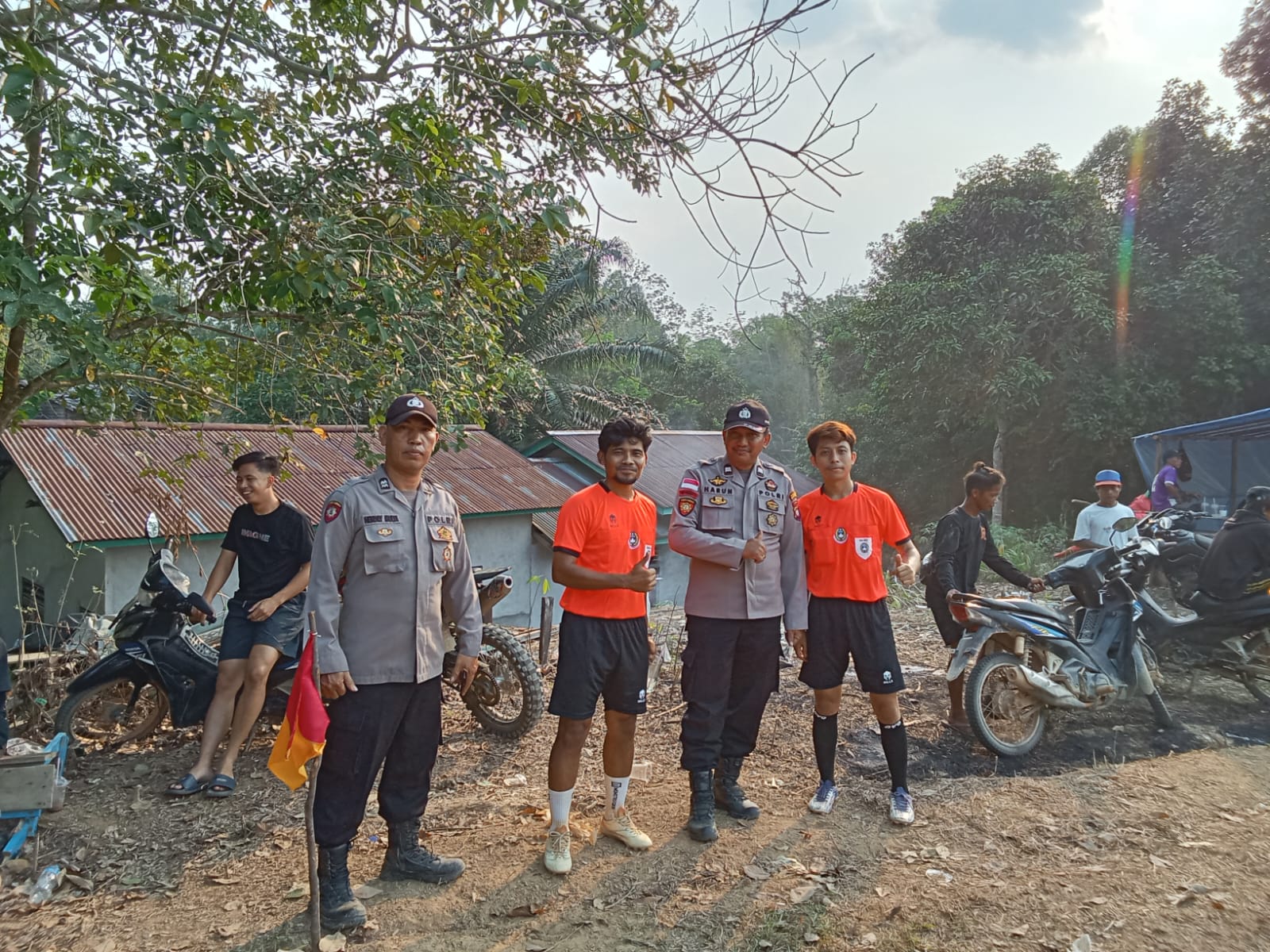 Polsek Ketungau Tengah Amankan Laga Sepak Bola HUT RI ke-81