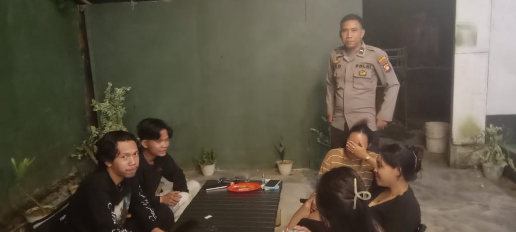 Cegah Gangguan Kamtibmas, Polsek Ketungau Hulu Patroli Malam