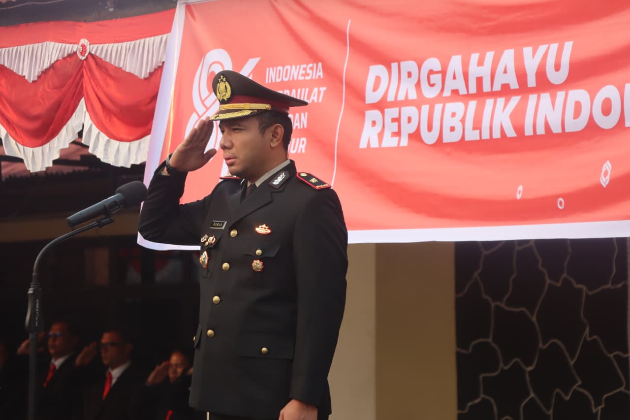 Waka Polres Sintang Pimpin Upacara HUT ke-81 Kemerdekaan RI