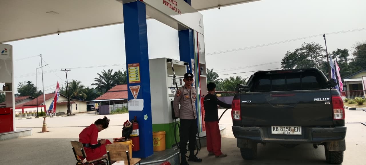 Polsek Sepauk Cek Ketersediaan BBM di Dua SPBU, Imbau Warga Tidak Panic Buying