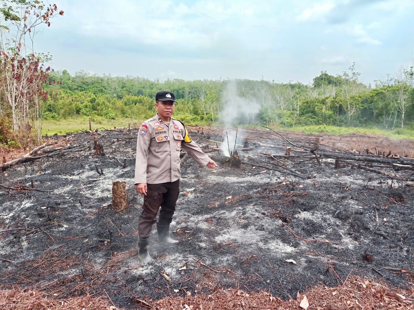 Polsek Dedai Gerak Cepat Verifikasi Hotspot di Mengkirai Jaya, Api Berhasil Padam