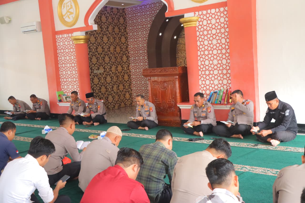 Polres Sintang Gelar Pembinaan Rohani dan Mental, Perkuat Integritas Personel