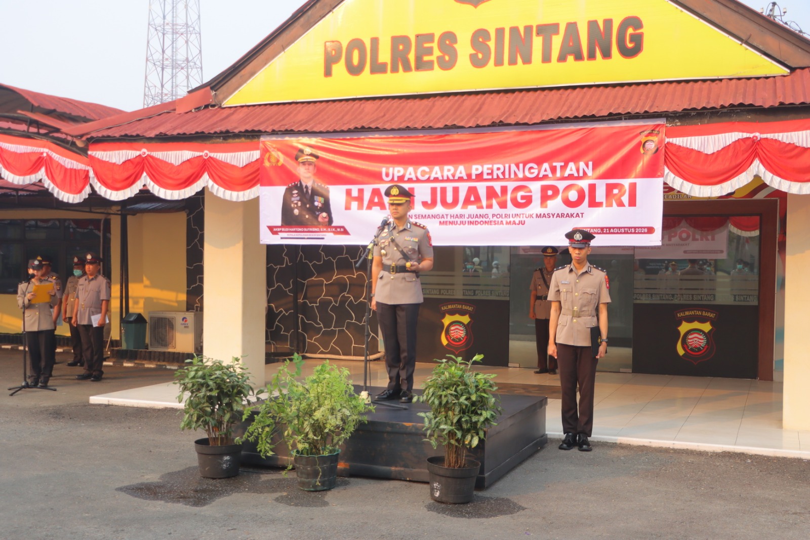 Kapolres Sintang Pimpin Upacara Hari Juang Polri