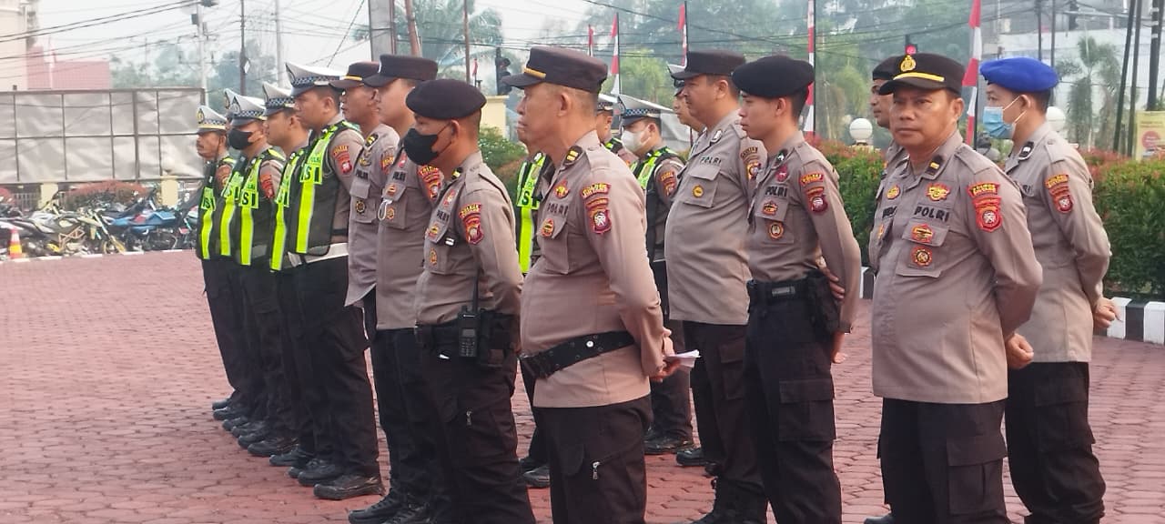 Polres Sintang Siagakan Tiga Regu untuk Penanganan Karhutla