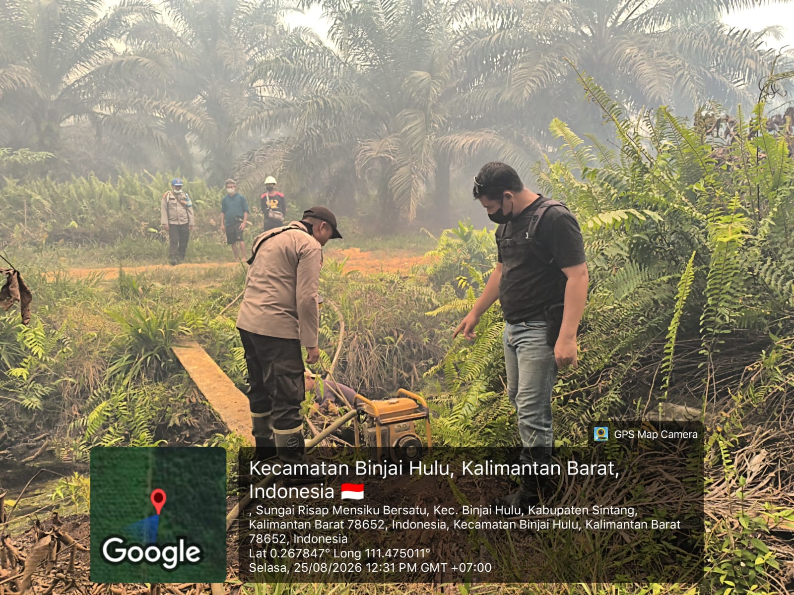 Polsek Binjai Hulu dan Warga Tangani Karhutla di Sungai Risap