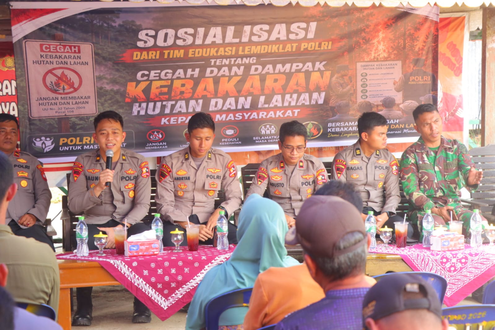 Satgas Edukasi STIK, Lemdiklat Polri Berikan Penyuluhan Dampak Karhutla kepada Masyarakat Kayan Hulu