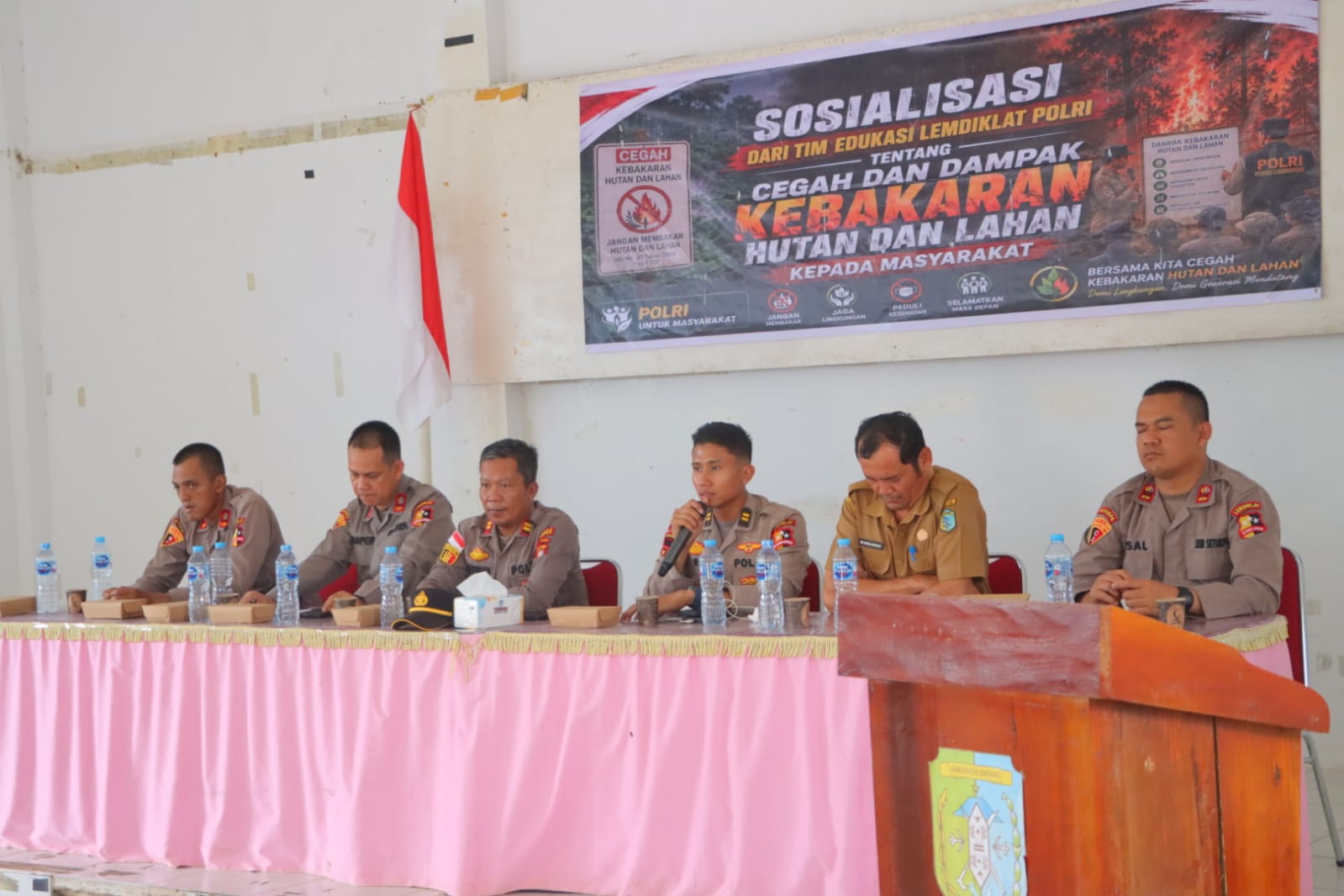 Warga Ketungau Tengah Sampaikan Aspirasi Saat Satgas Edukasi STIK Polri Bahas Pencegahan Karhutla