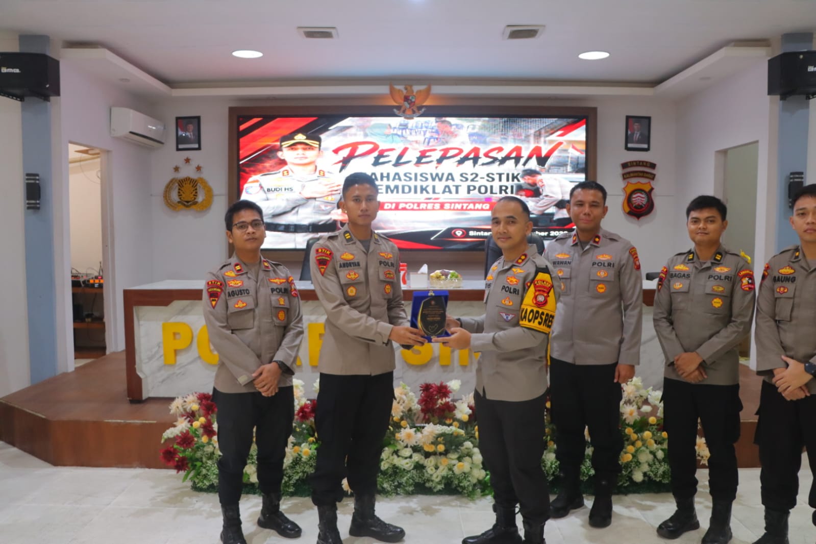 Tuntas Jalankan Edukasi Karhutla, Tim STIK Lemdiklat Polri Dilepas Kapolres Sintang