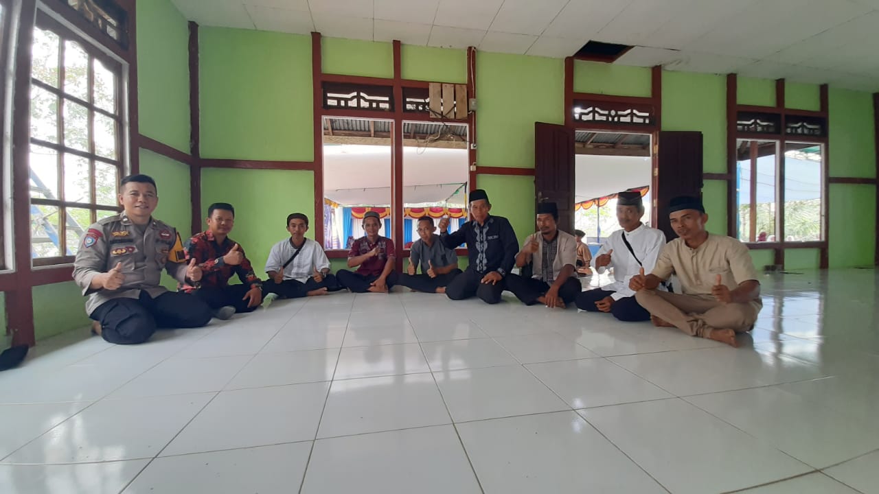 Bhabinkamtibmas Polsek Dedai Sambangi Warga Sampaikan Himbauan Cegah Karhutla