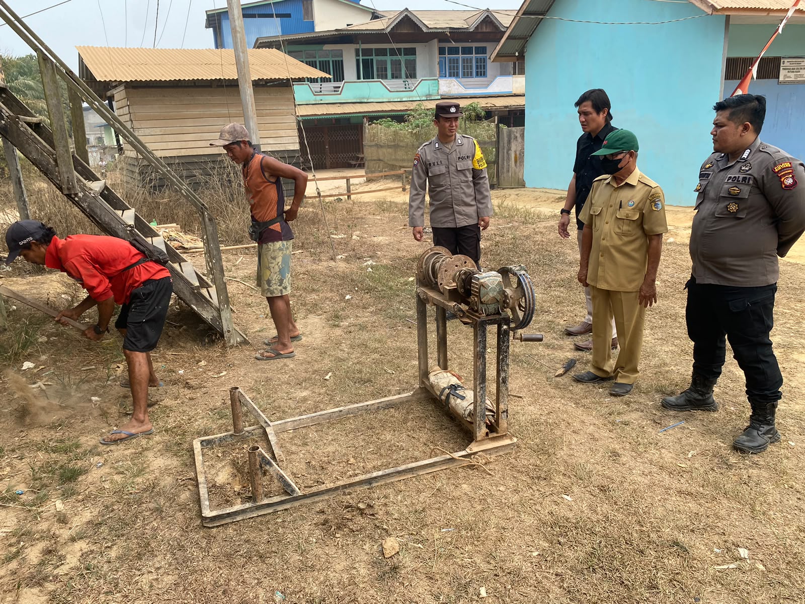 Polsek Serawai Persiapkan Lokasi Sumur Bor di Desa Muara Kota
