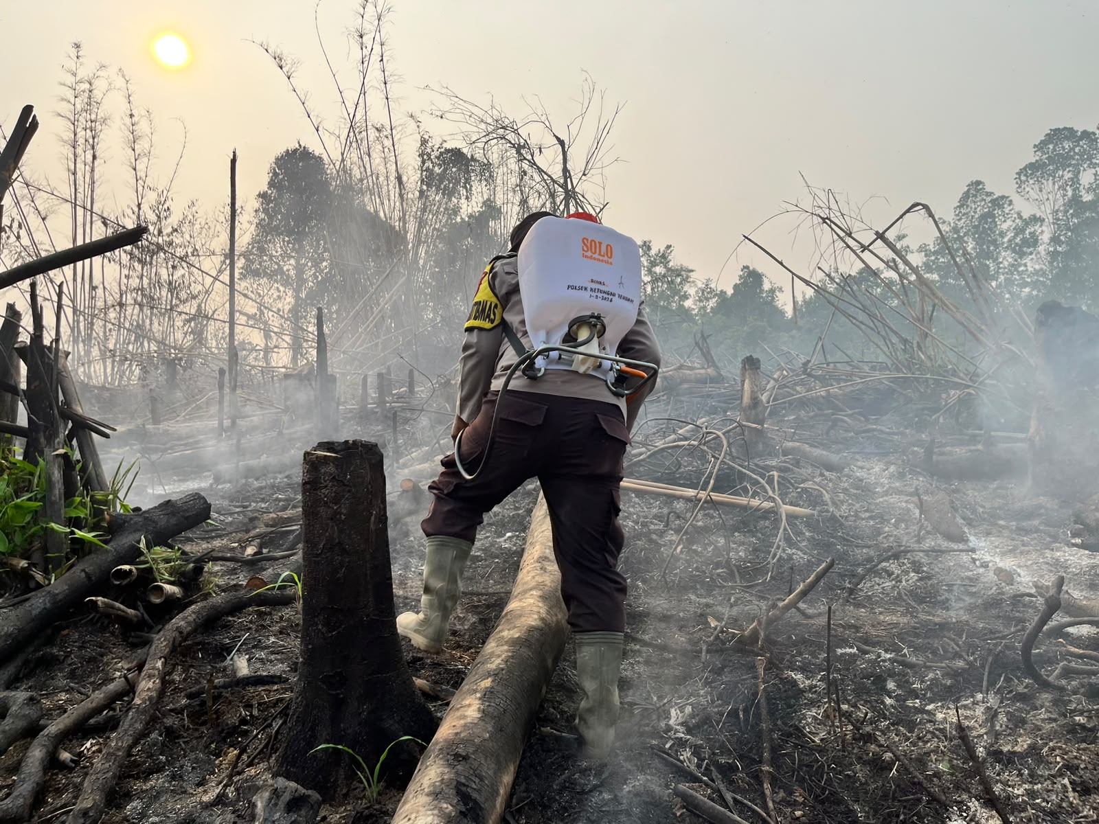 Tim Gabungan Tangani 2 Titik Karhutla di Ketungau Tengah