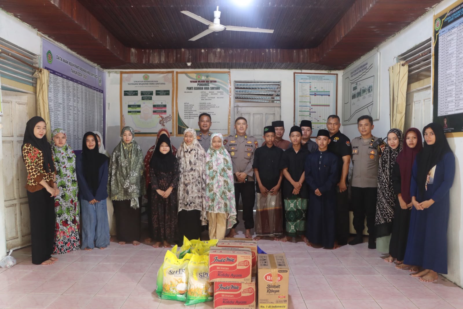 Polres Sintang Berbagi, Bantu Penuhi Kebutuhan Anak-anak Panti Asuhan