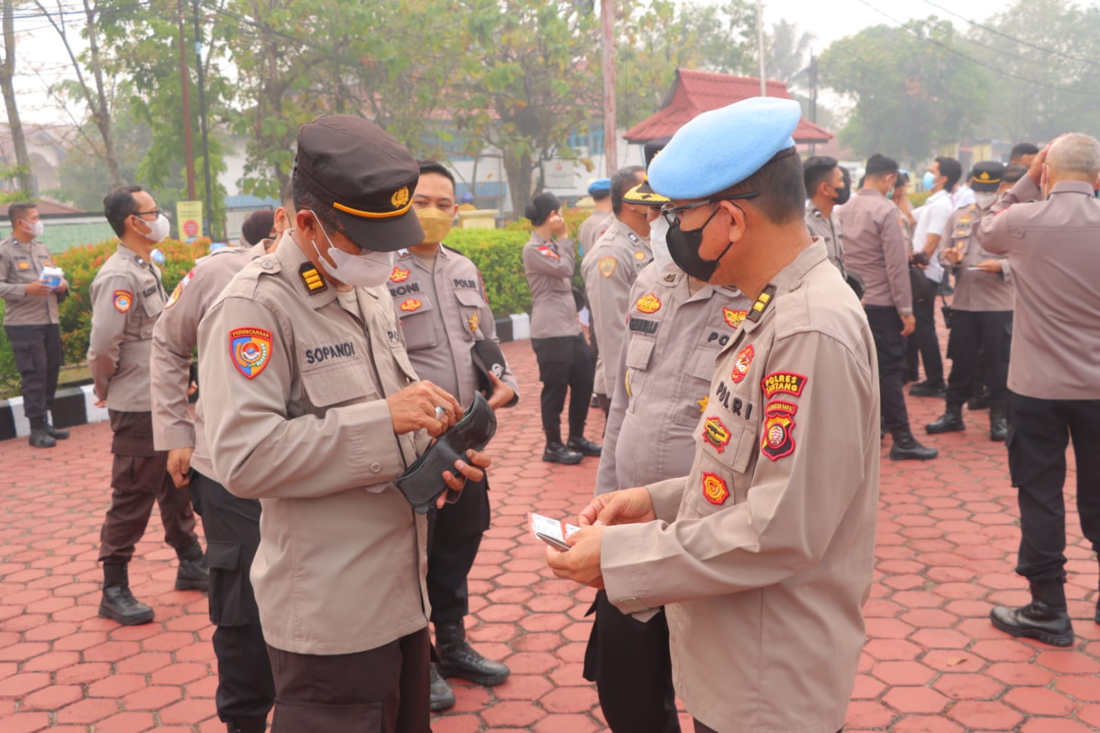 Gaktibplin Polres Sintang, Kapolres Tegaskan Disiplin dan Kepatuhan Personel