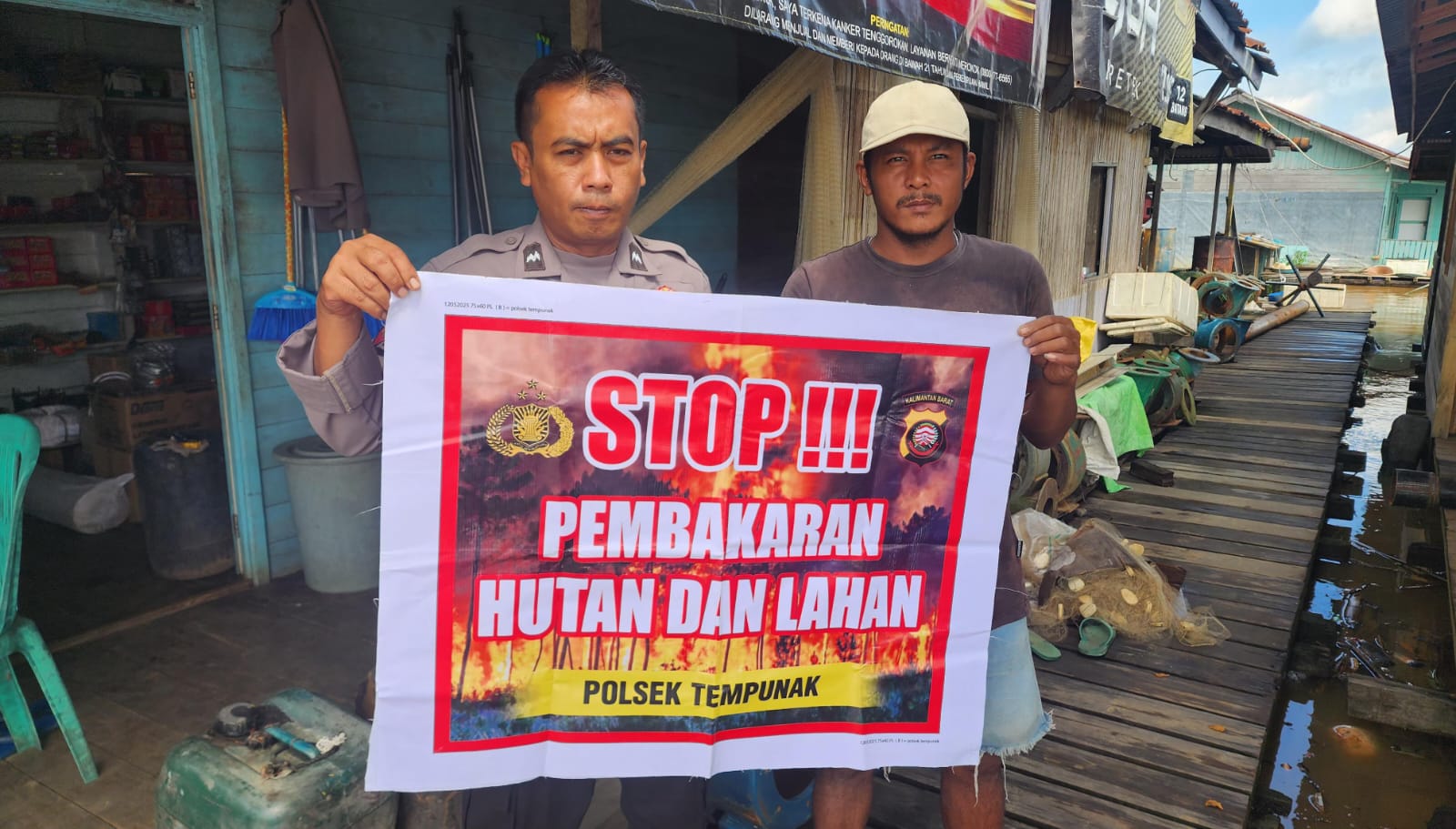 Cegah Karhutla, Bhabinkamtibmas Polres Sintang Serentak Edukasi Warga di 14 Kecamatan