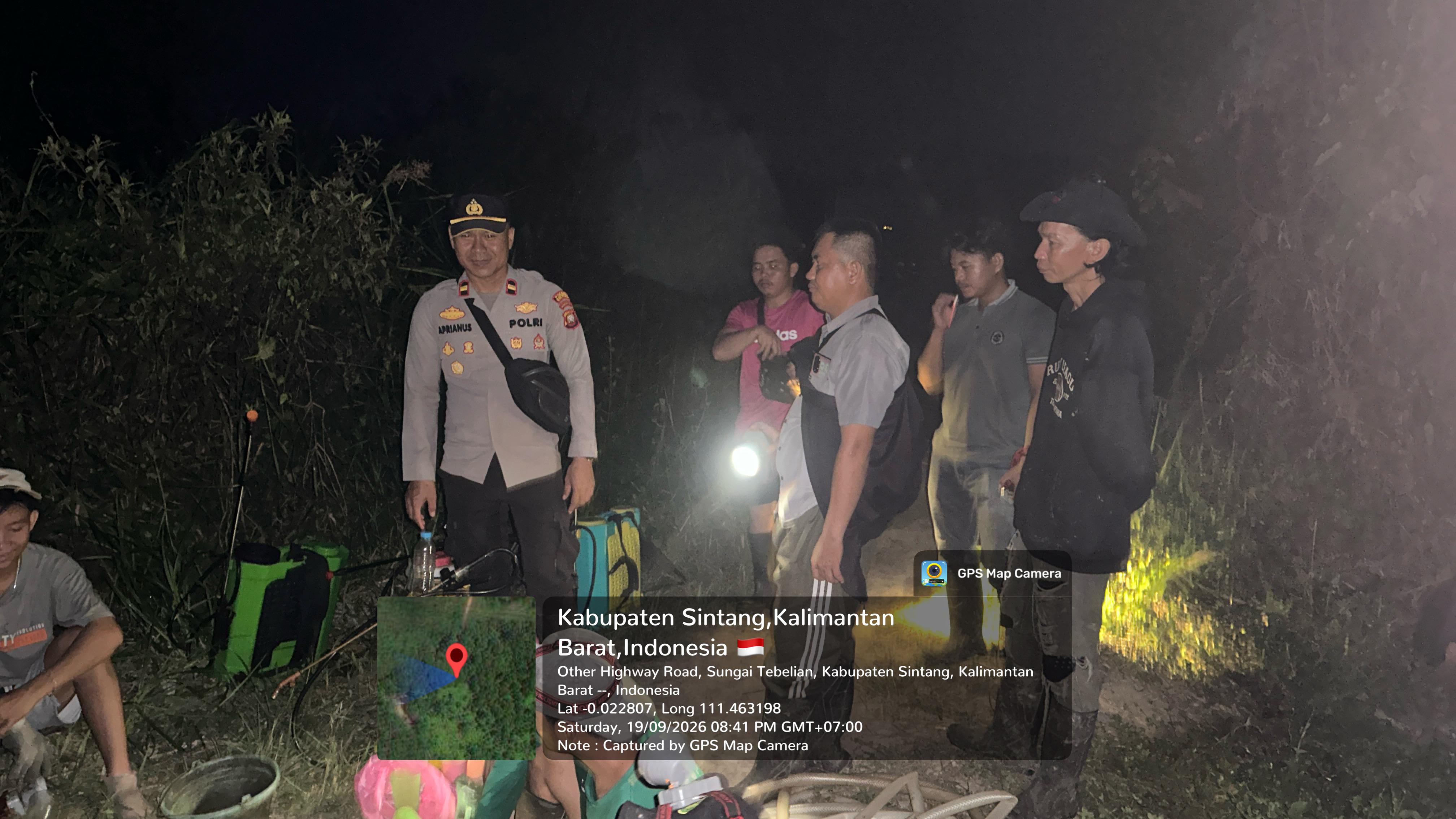 Polsek Sungai Tebelian Verifikasi Hotspot di Desa Sungai Ukoi, Lahan Padi Seluas 1 Hektare Terbakar