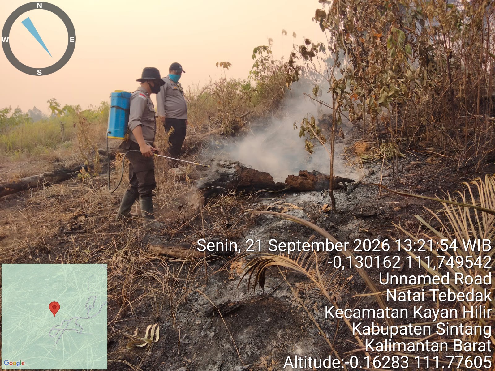 Polsek Kayan Hilir, Manggala Agni dan MPA Padamkan Karhutla di Desa Natai Tebedak