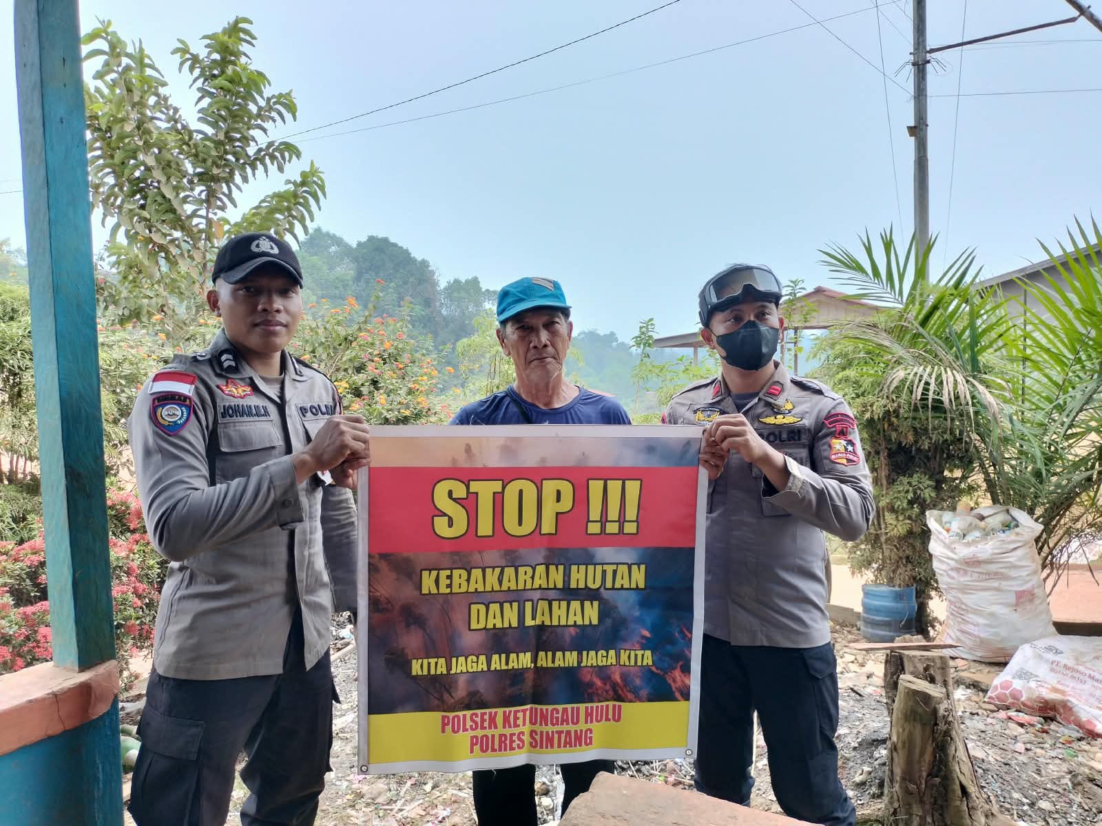 Bhabinkamtibmas Polres Sintang Gencarkan Sosialisasi Larangan Buka Lahan dengan Membakar