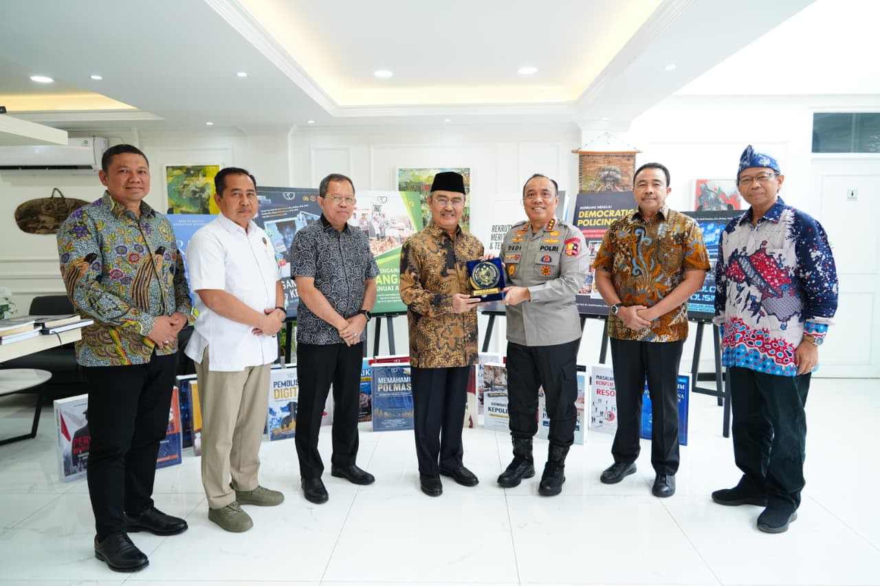 POLRI PERKUAT TATA KELOLA MELALUI REKOMENDASI KPRP DALAM BUKU POLICE GOVERNANCE