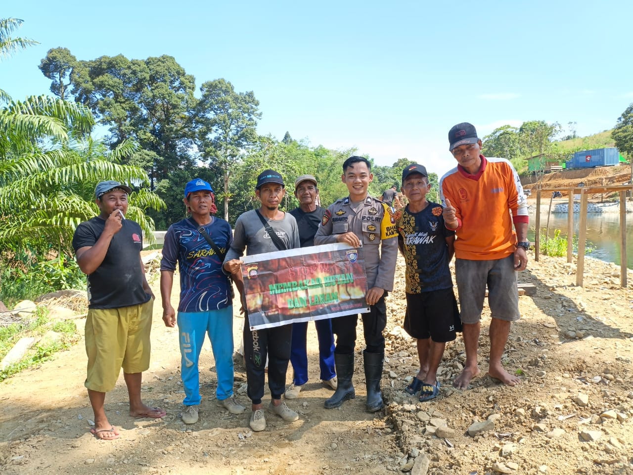 Bhabinkamtibmas Sosialisasikan Larangan Buka Lahan dengan Membakar