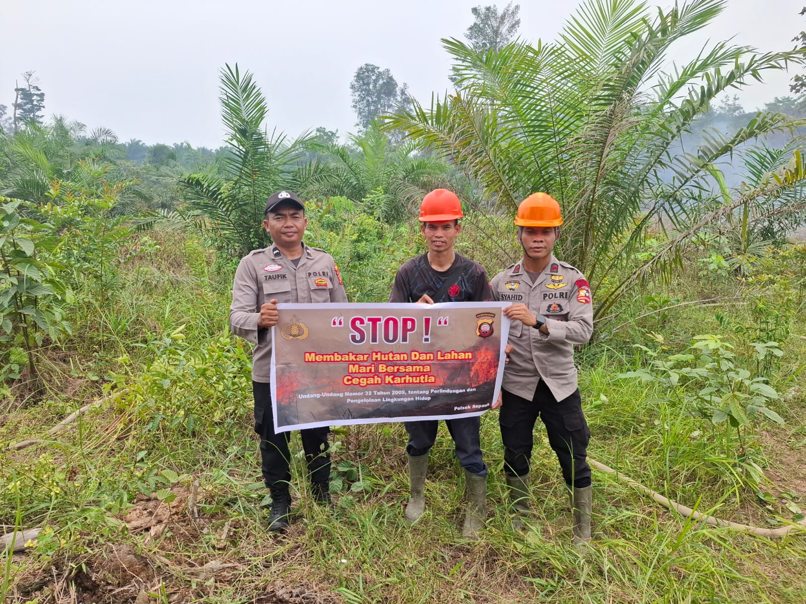 Bhabinkamtibmas Serentak Sosialisasikan Larangan Buka Lahan dengan Membakar