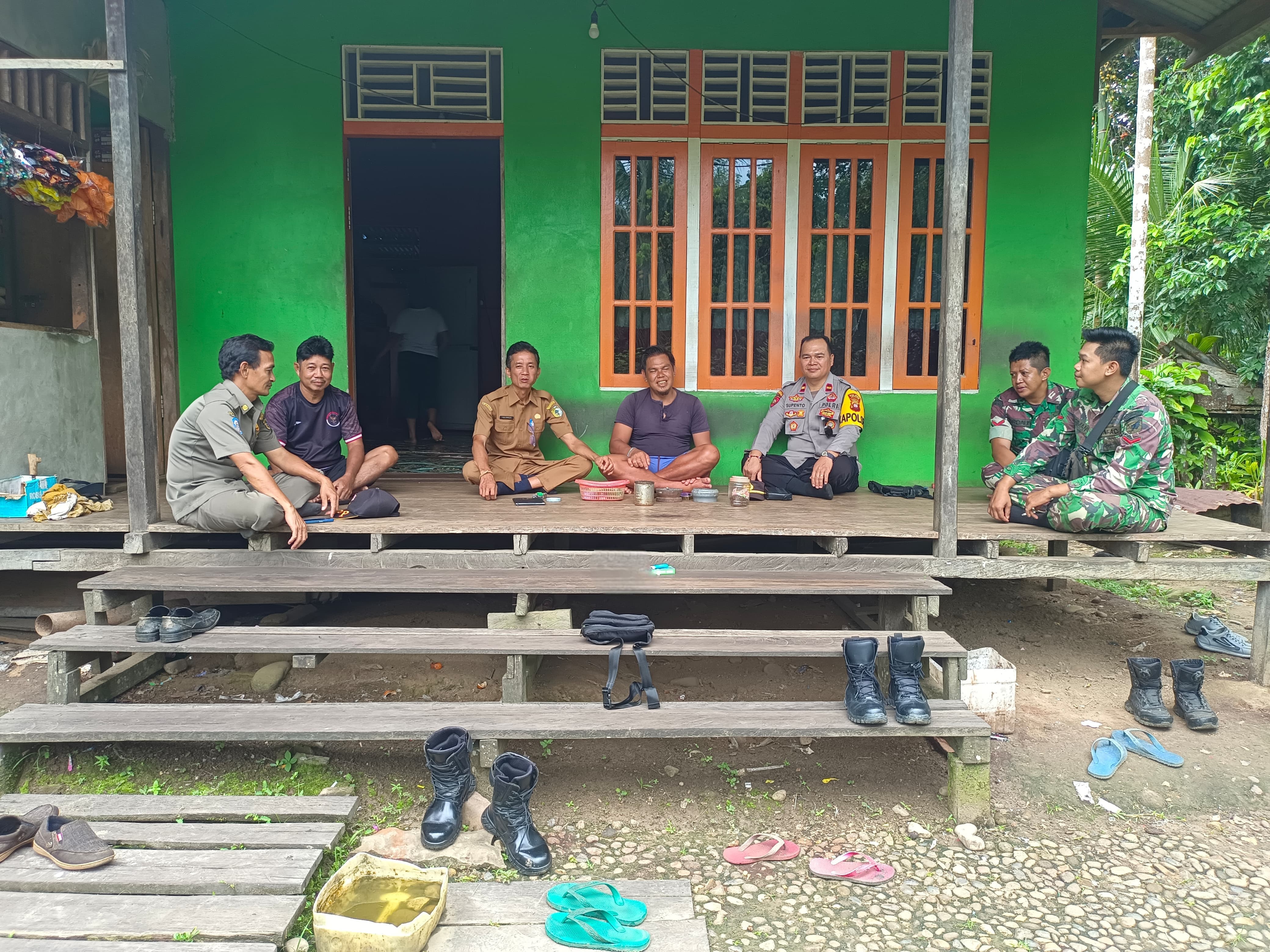 Polsek Ambalau Sosialisasikan Larangan Pembukaan Lahan dengan Membakar