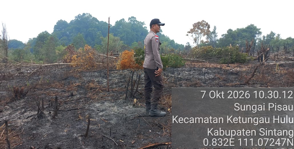 Personel Polsek Ketungau Hulu Verifikasi 4 Titik Hotspot Karhutla