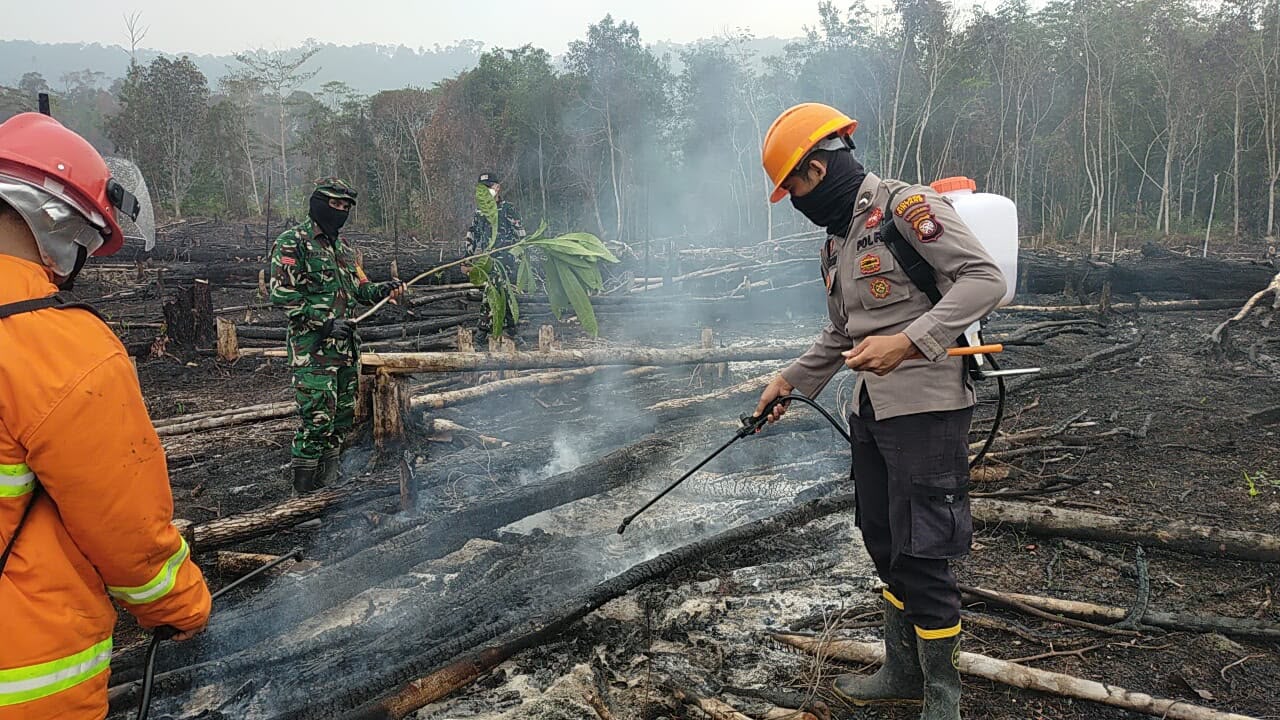 Polsek Ketungau Tengah Groundcheck, Pemadaman, dan Pendinginan Karhutla